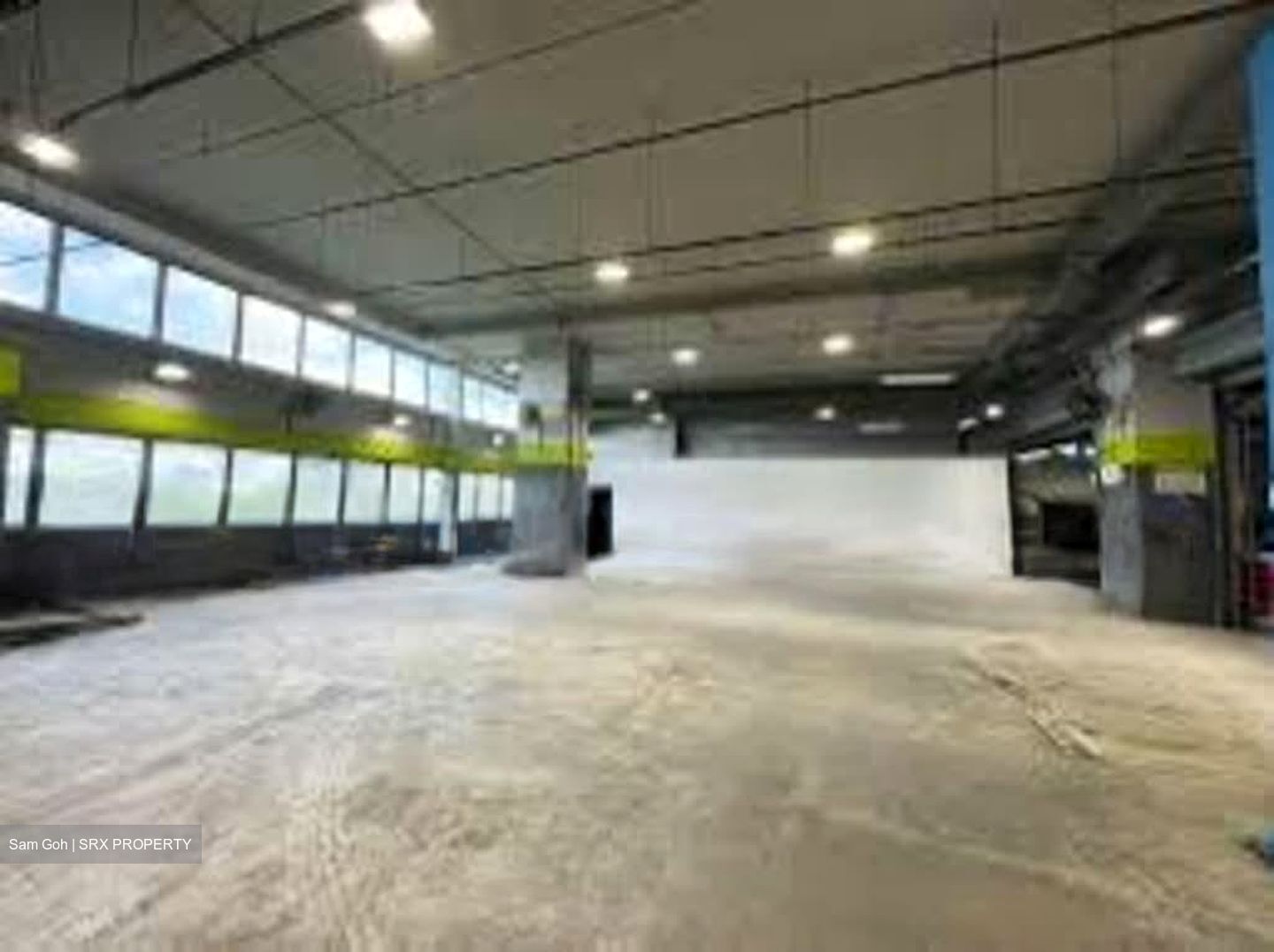 Carros Centre (D25), Factory #534419301
